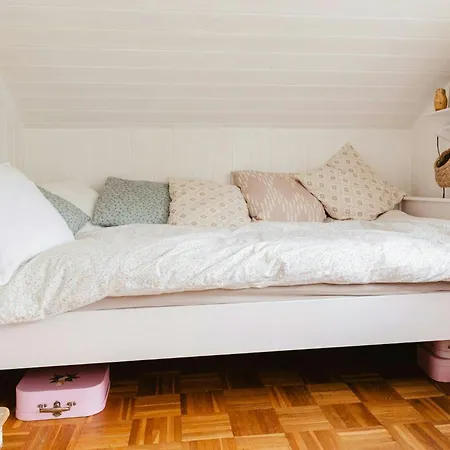 With Tranquility And Space For Play Tatil Evi