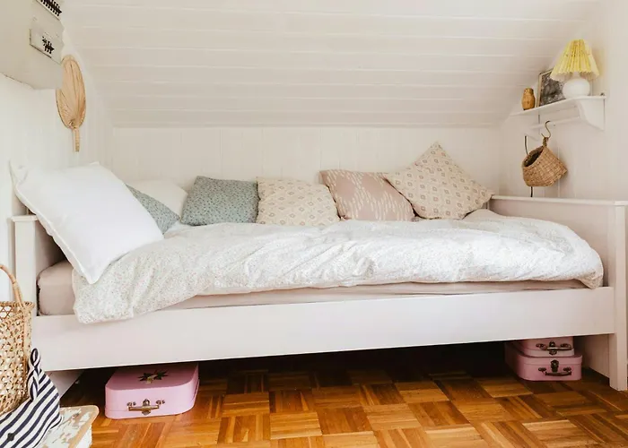 With Tranquility And Space For Play Tatil Evi